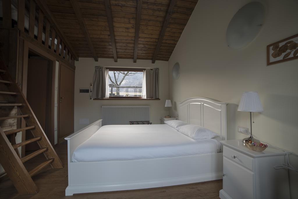 Agriturismo Il Mirtillo B,B Villa Pasturo Luaran gambar